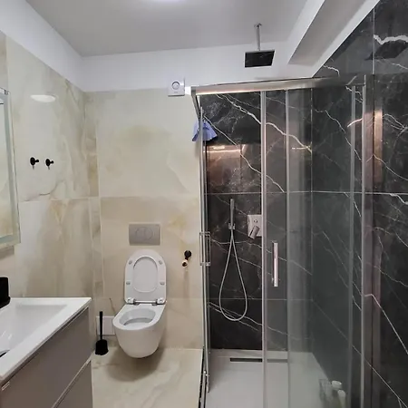 Saphire White Titanic Năvodari